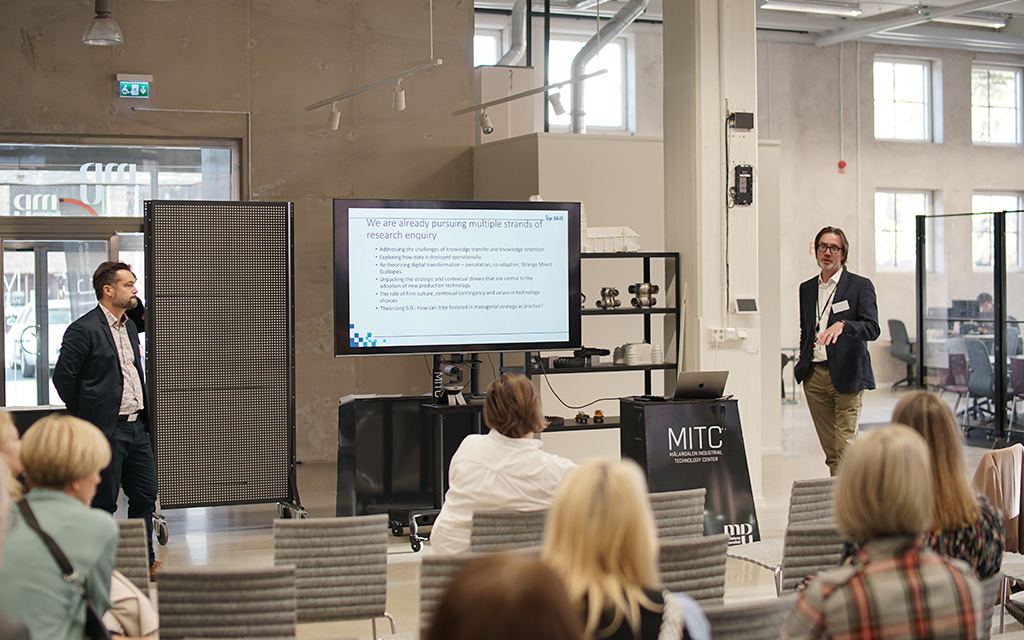 Dr Jens von Axelson from MIT